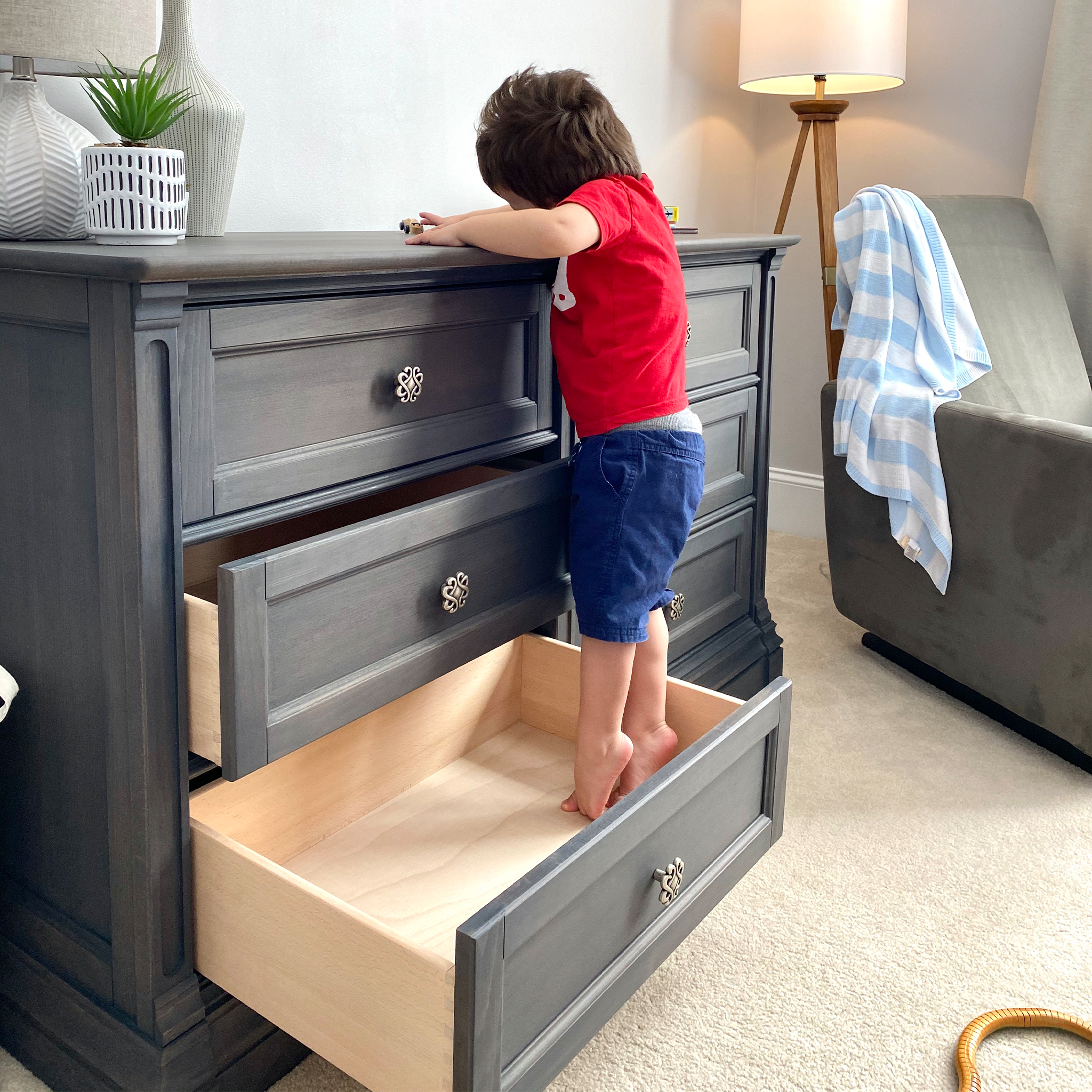 Imperio Double Dresser - Tots to Teens Furniture