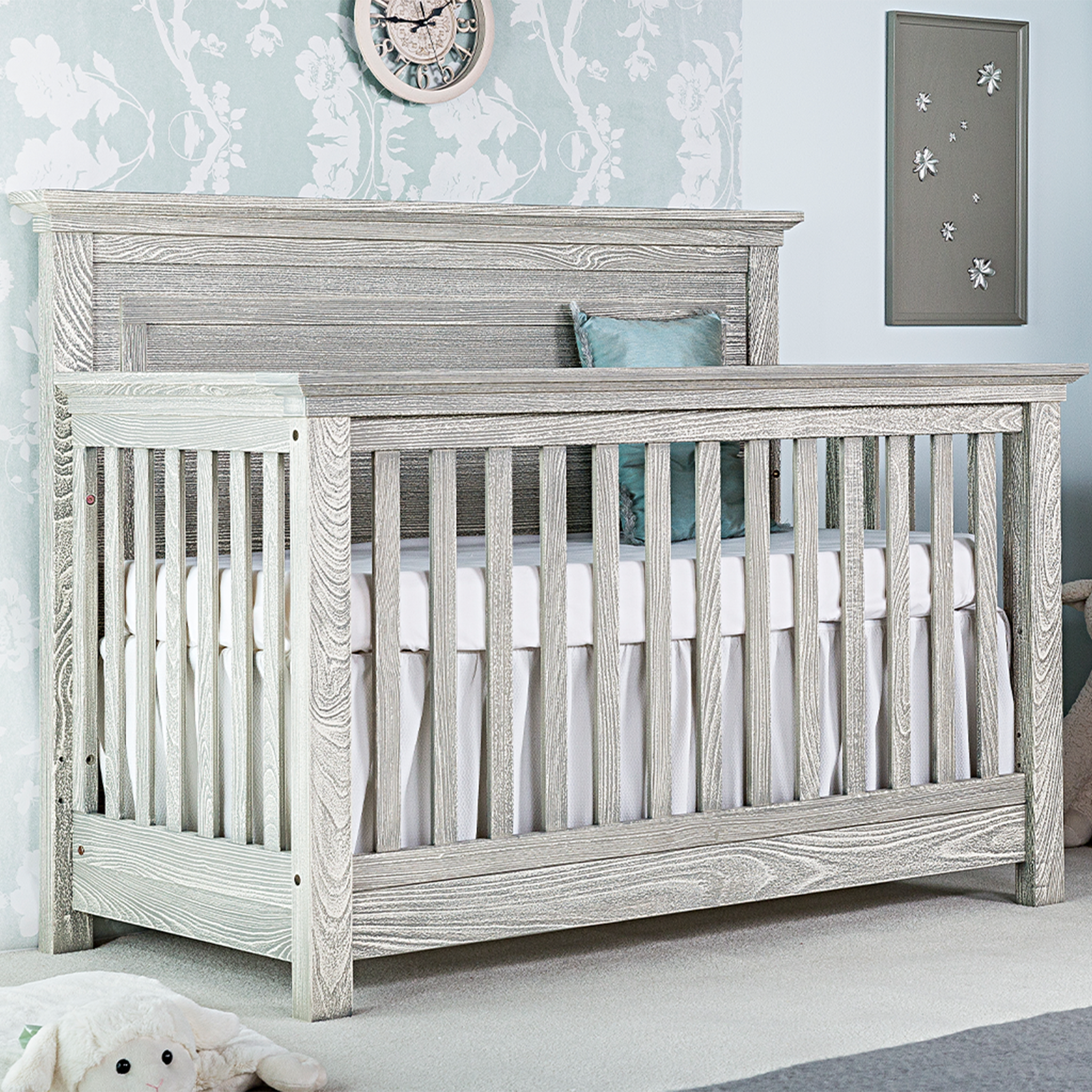 Romina Karisma Convertible Crib / Solid Back - Tots to Teens Furniture