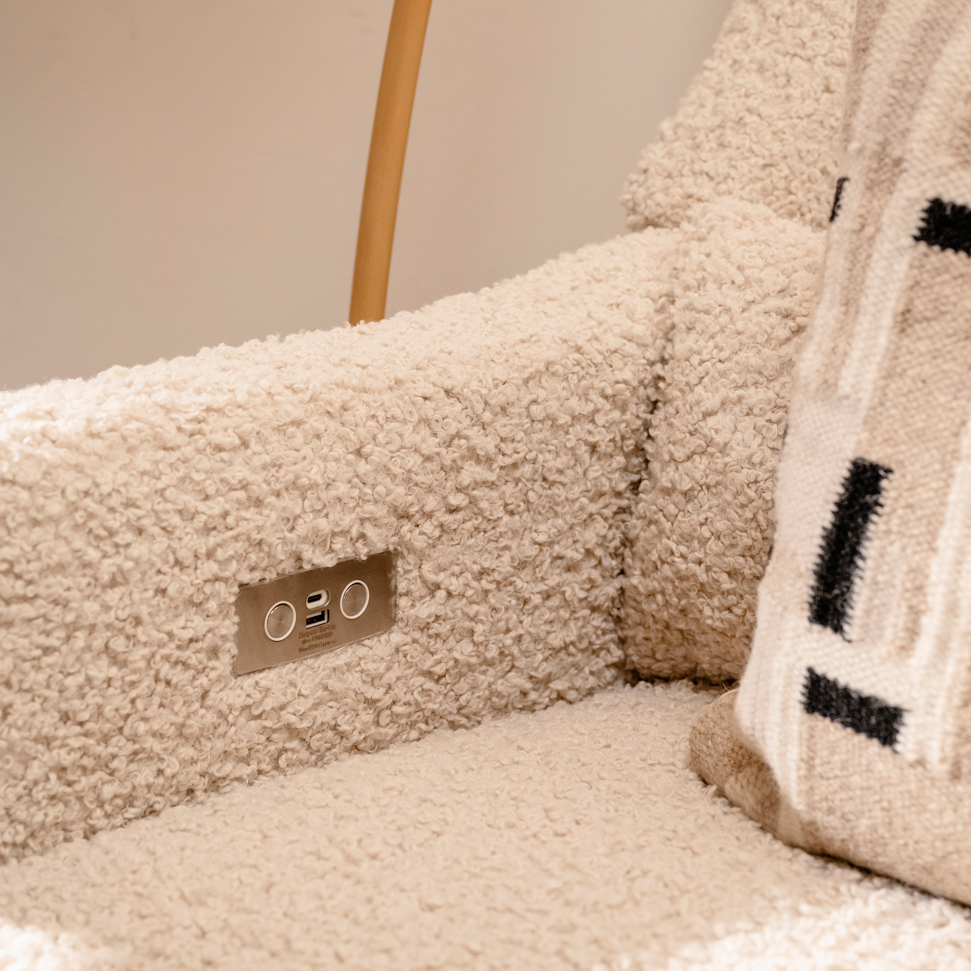 Kiwi Glider Recliner w/ Electronic Control and USB - Tots to Teens Furniture