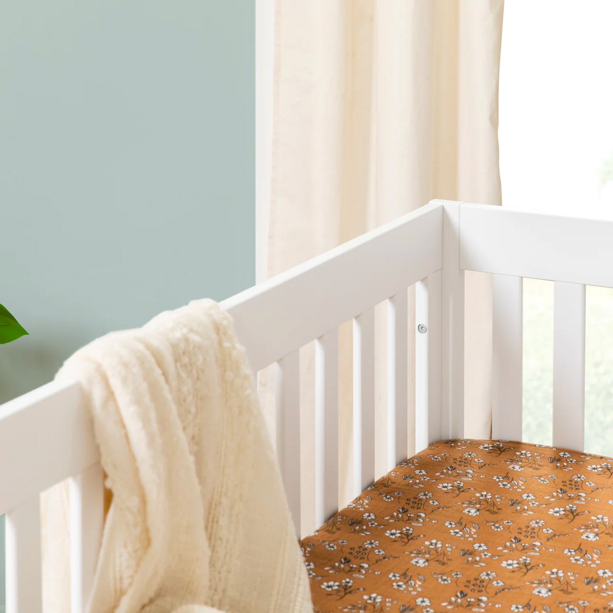 Modo 3-in-1 Convertible Crib with Toddler Bed Conversion Kit - Tots to Teens Furniture