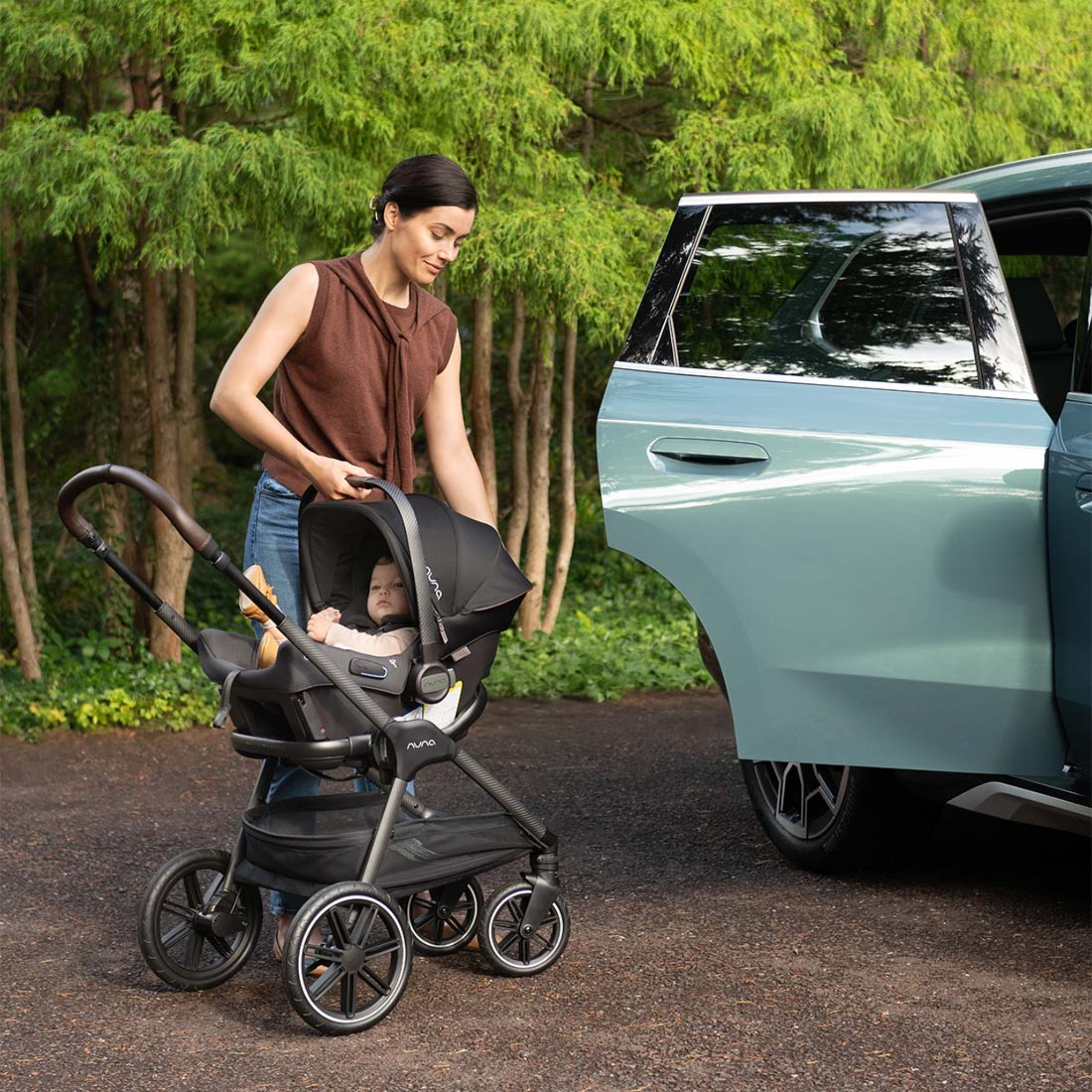 triv lx + pipa urbn travel system - Tots to Teens Furniture