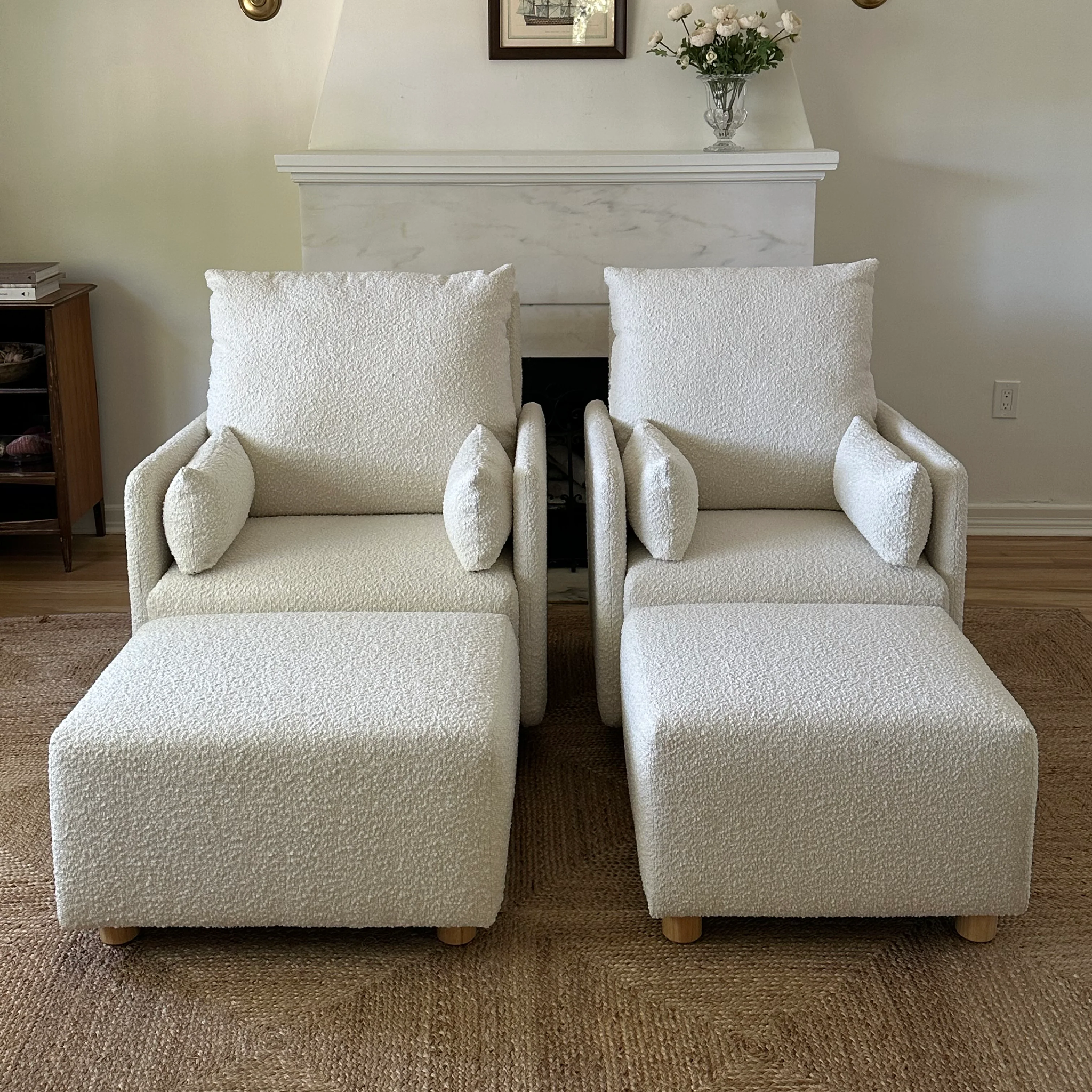 Oilo Ollie Standard Size - Swivel Nursery Glider with Back Recline Feature