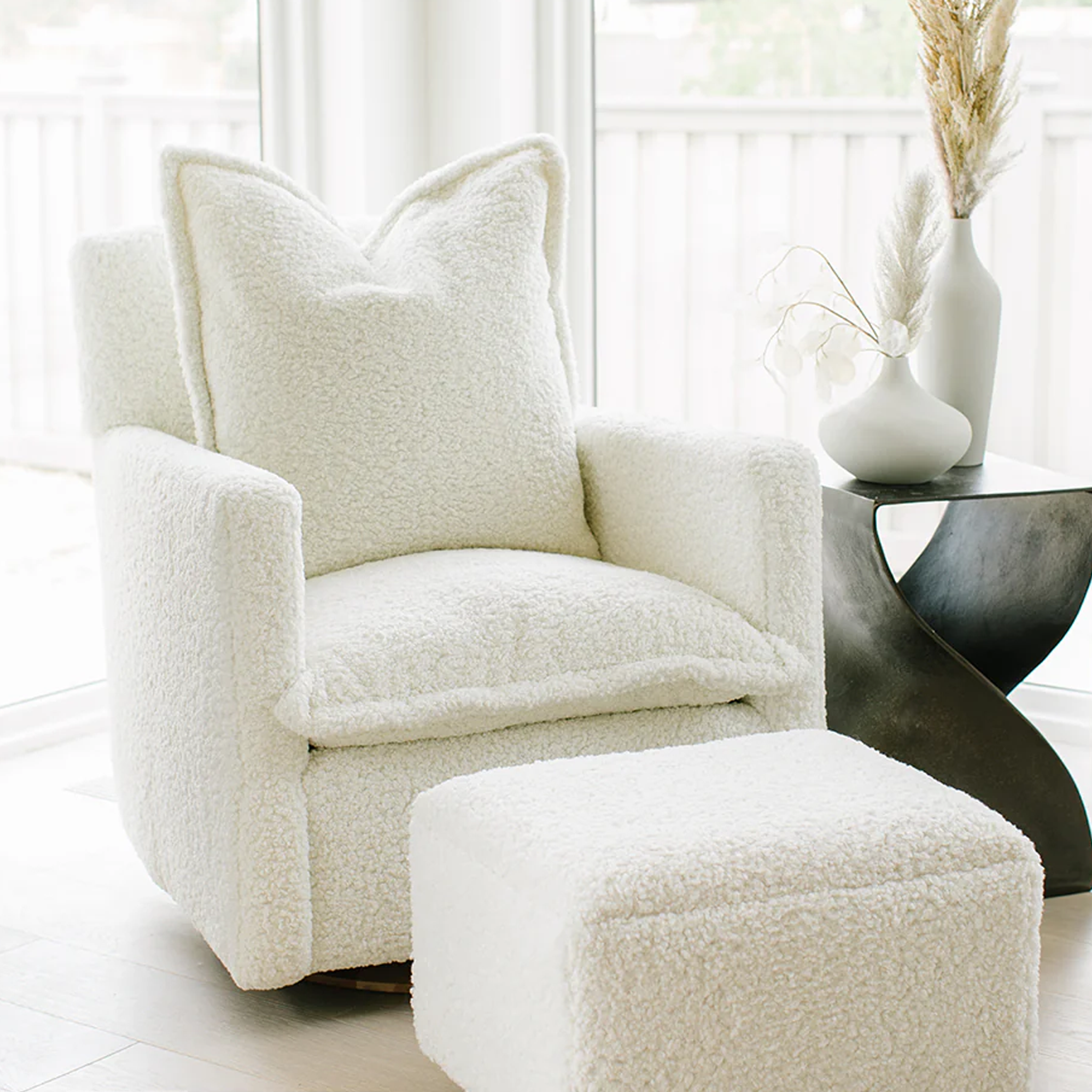 Oilo Nola Swivel Nursery Glider - Tots to Teens Furniture