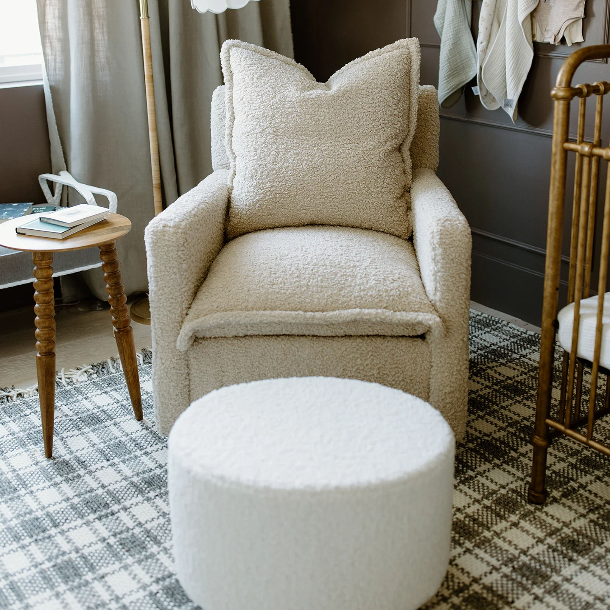 Oilo Nola Swivel Nursery Glider - Tots to Teens Furniture