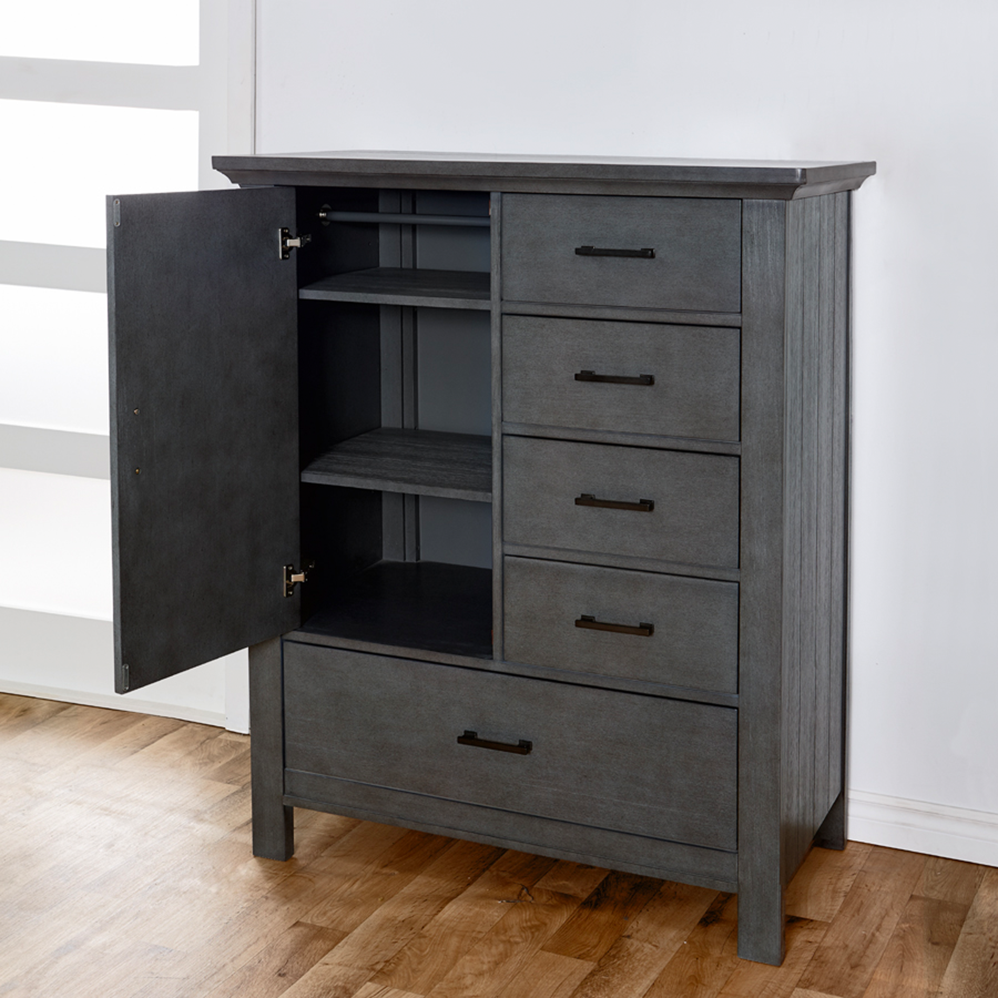 Como Door Chest - Tots to Teens Furniture