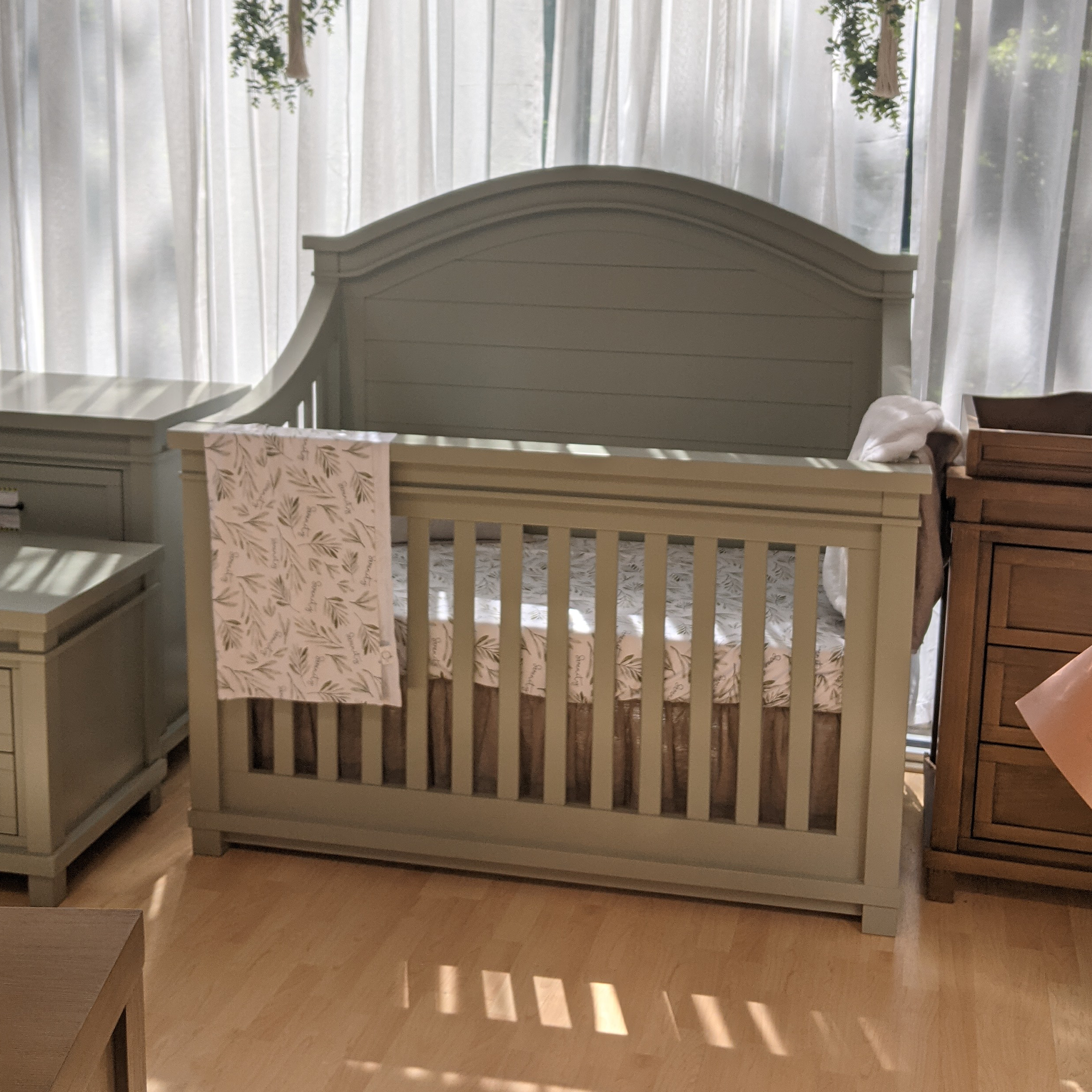 Rowan Arch Top Convertible Crib - Tots to Teens Furniture