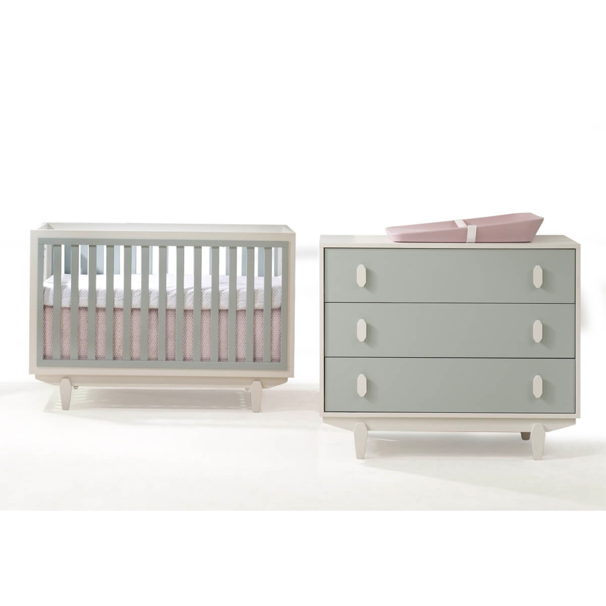 Tate Classic Crib & Dresser Set - Tots to Teens Furniture