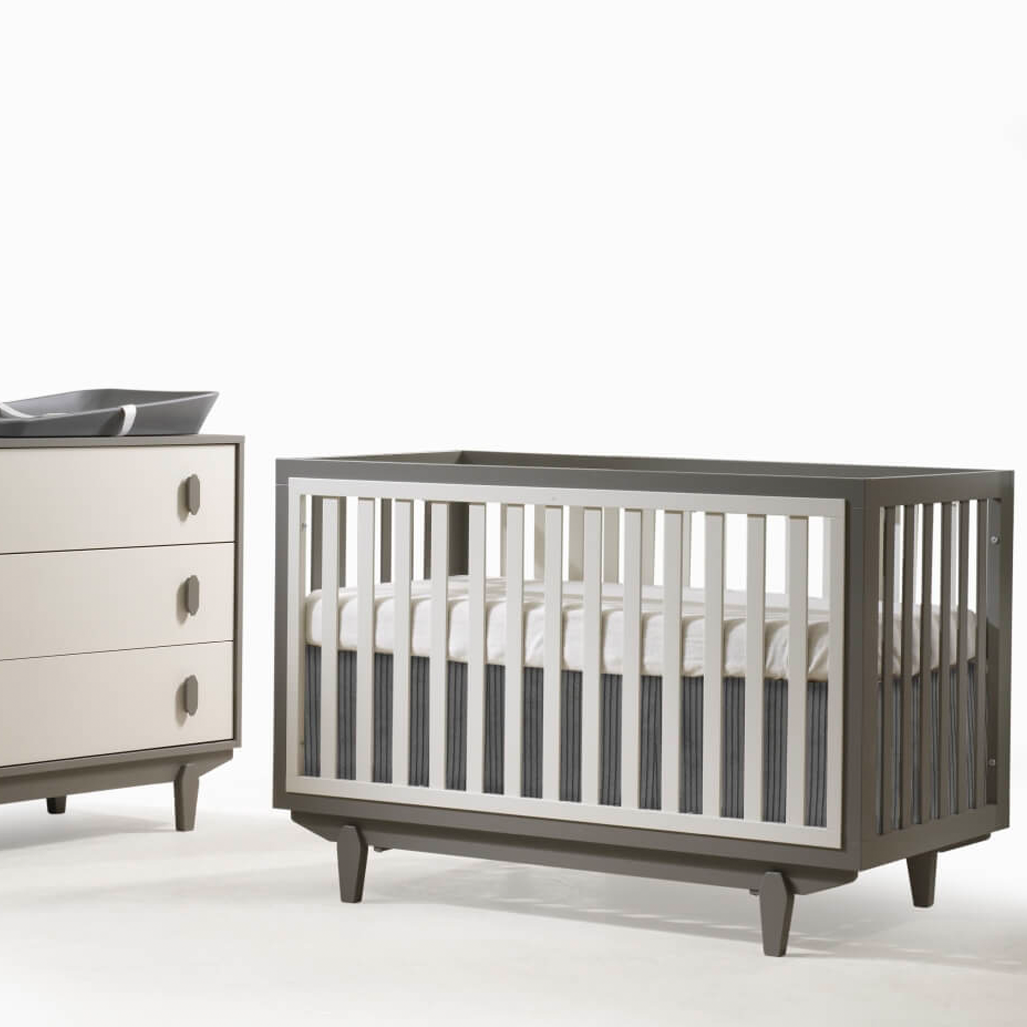 Tate Classic Crib & Dresser Set - Tots to Teens Furniture