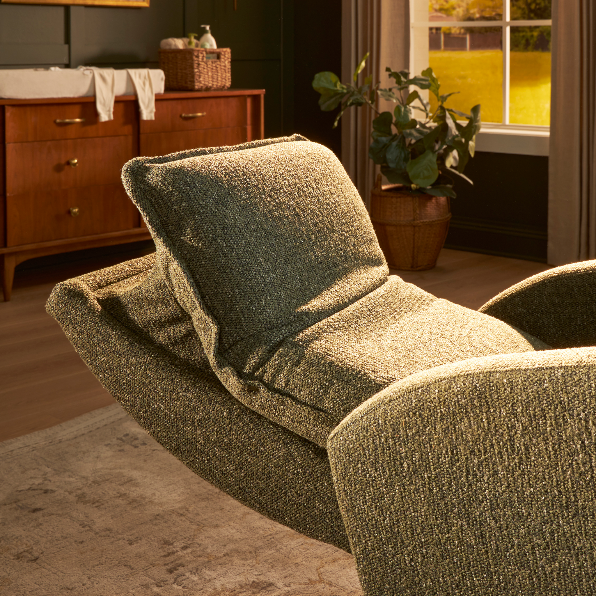 Calli Medium, Modern Recliner - Tots to Teens Furniture