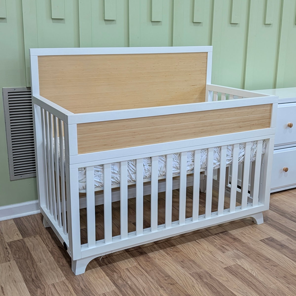 Kari Crib Floor Model
