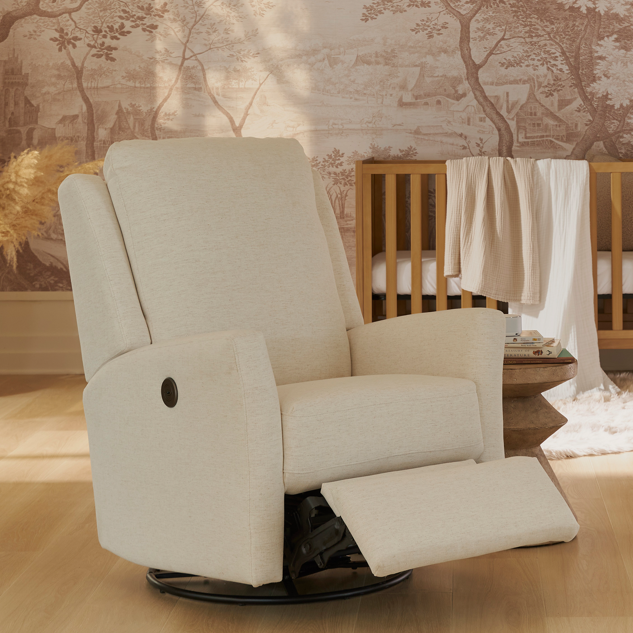 Heatherly Medium, Modern Styled Recliner - Tots to Teens Furniture